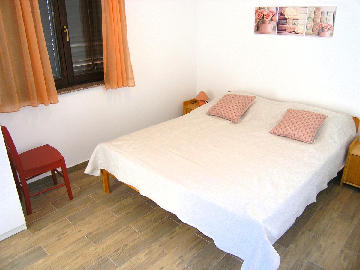 Apartman Braut Krk Town Eksteriør billede